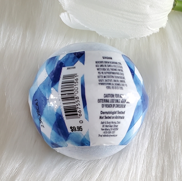 Gingham Bath and Body Works Bath Fizzy - Picture 3 of 4